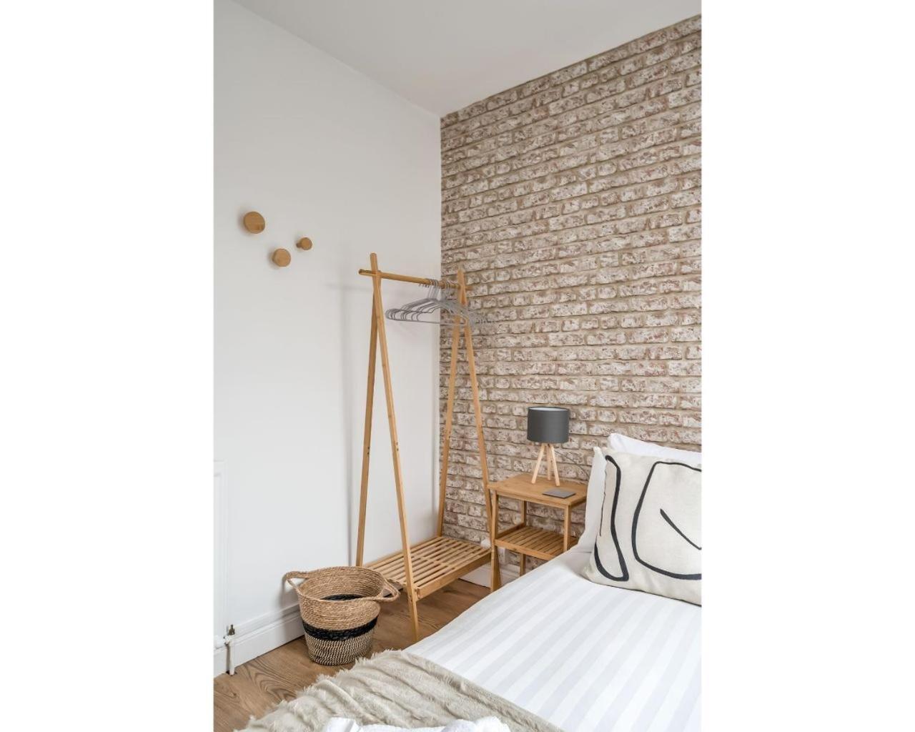 Central Belfast Apartments Belfast Work-Rest-Play R&R Bilik gambar
